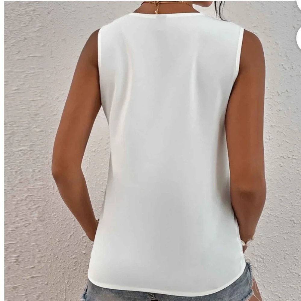 New TeCrew Womens Casual Solid Color V Neck Tank Tops Sleeveless Lace Stitching - Picture 2 of 3